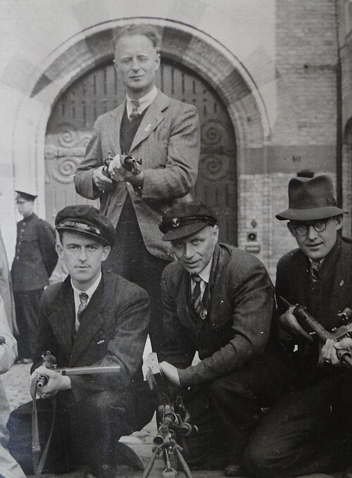 Résistants français avec un Sten